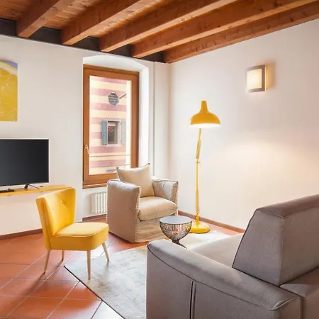 Giallo Limone With Pool Apartament